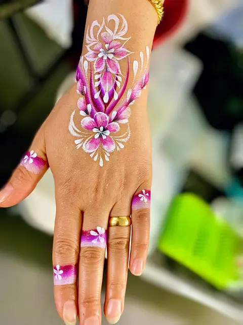 Adults & events — portfolio example by Mika Face Painting