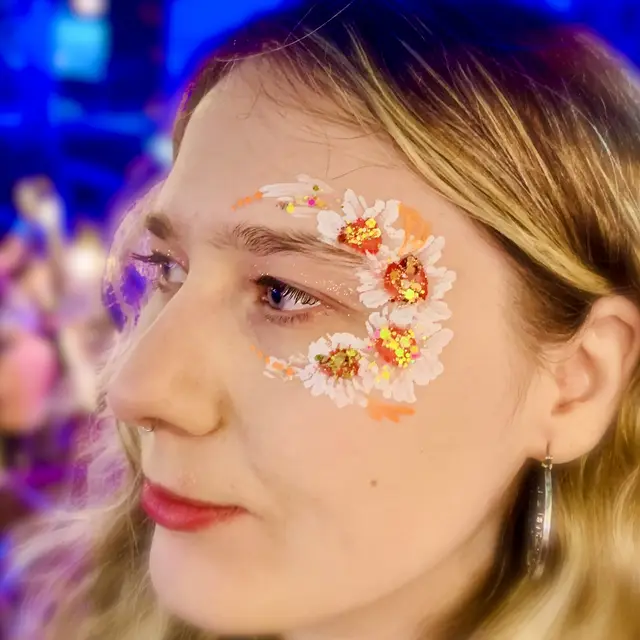 Glitter bar — portfolio example by Mika Face Painting