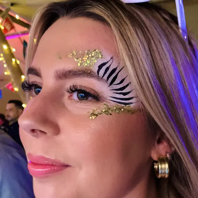 Glitter bar — portfolio example by Mika Face Painting