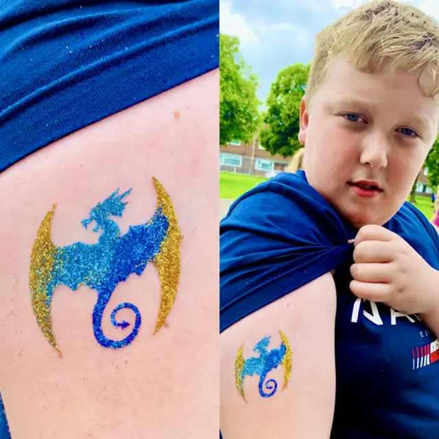 Glitter tattoos — portfolio example by Mika Face Painting
