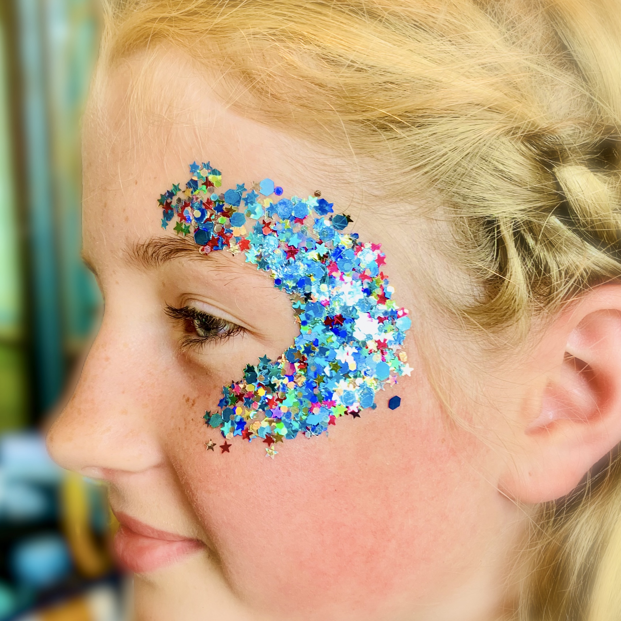 Glitter Bar - Mika Face Painting